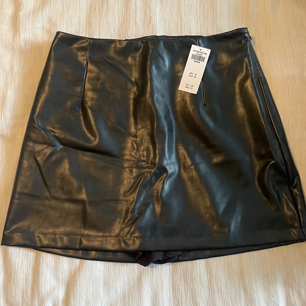 Black vegan leather Abercrombie & Fitch skort with tags